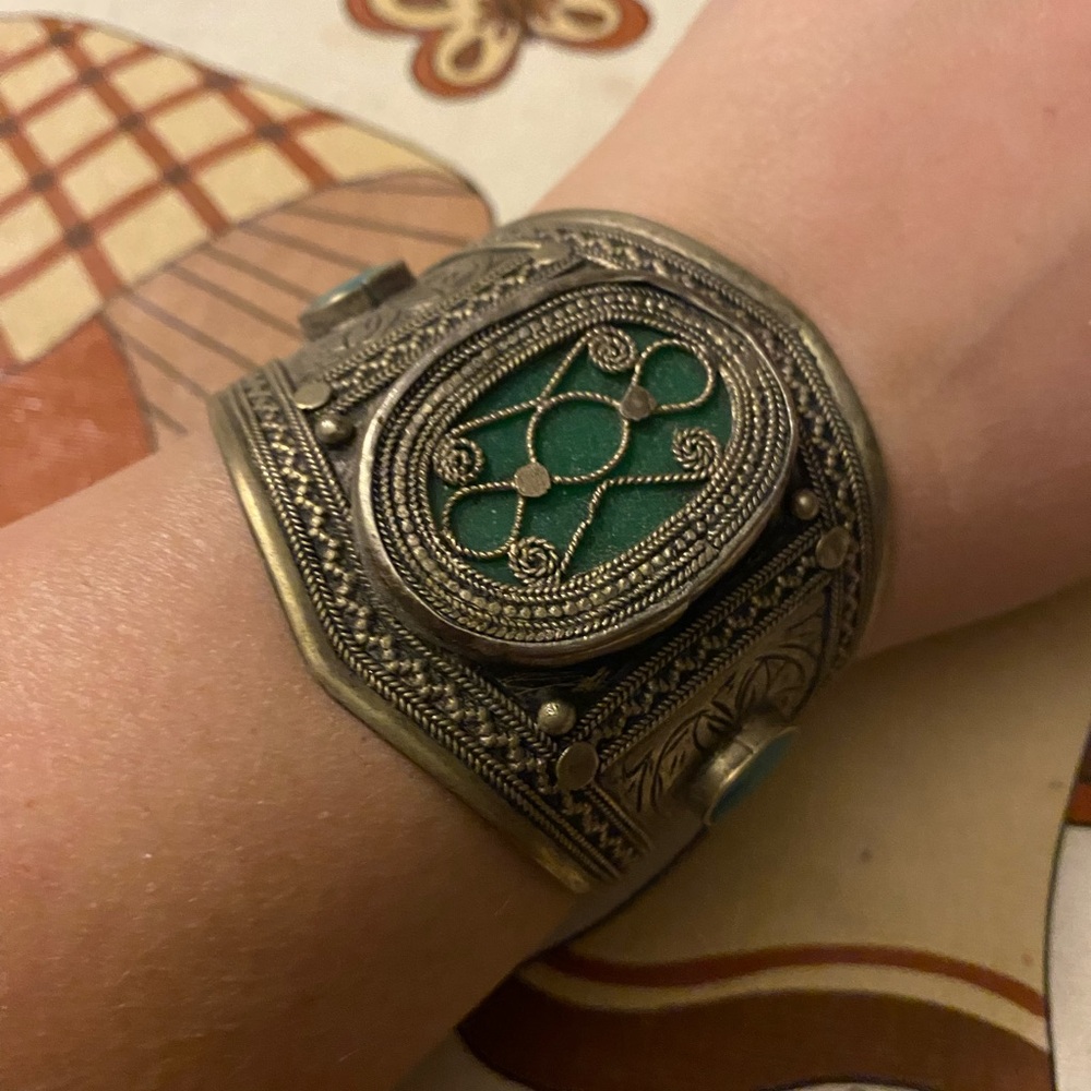 Silver and Green Vintage-Style Cuff Bracelet costume jewelry